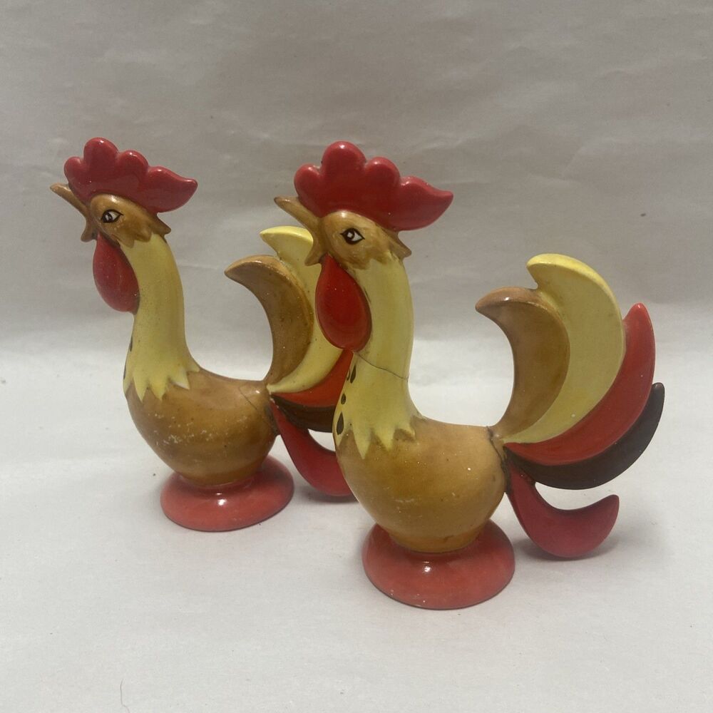 Vintage 60's HOLT HOWARD Rooster Chicken Salt and Pepper Shakers READ